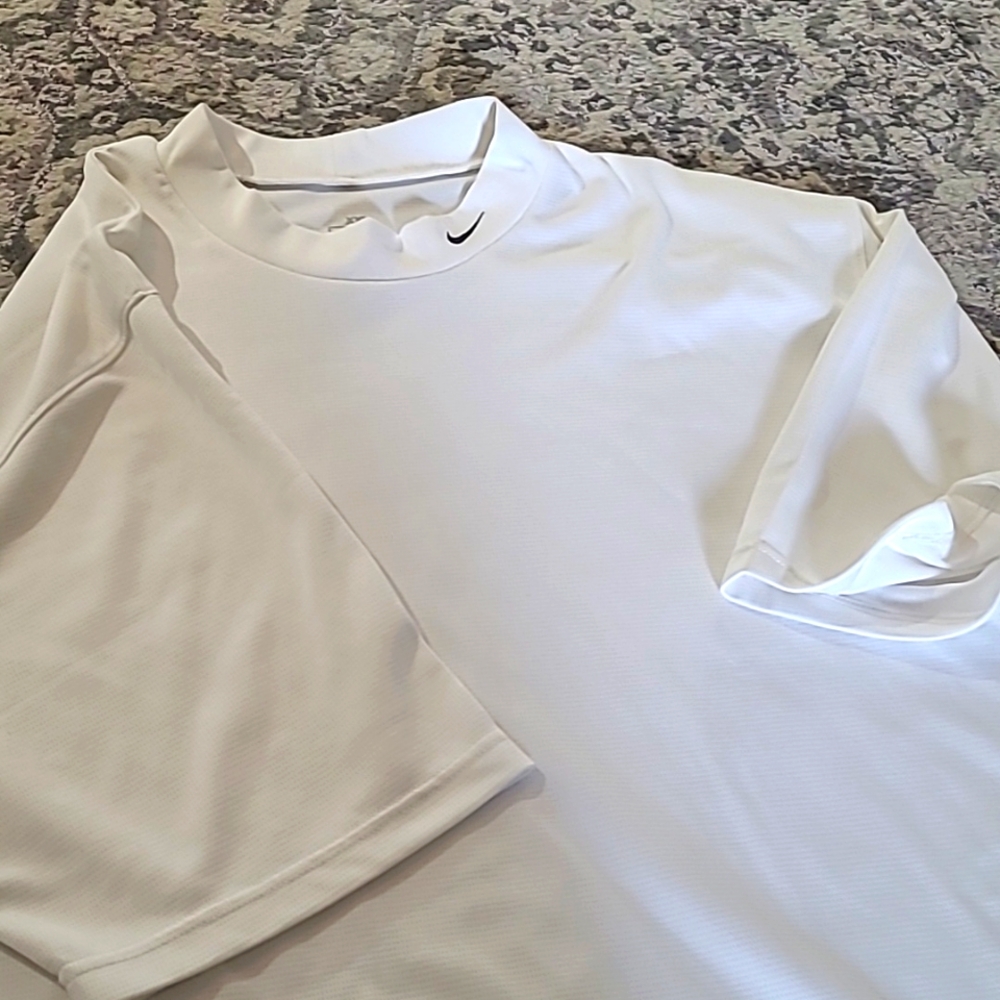 Two Men's XXL summer shirts NOTE: One is Nike, used, one is Old Navy new